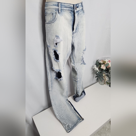 Sale‼️Distressed Light Blue Jeans - Picture 2 of 5
